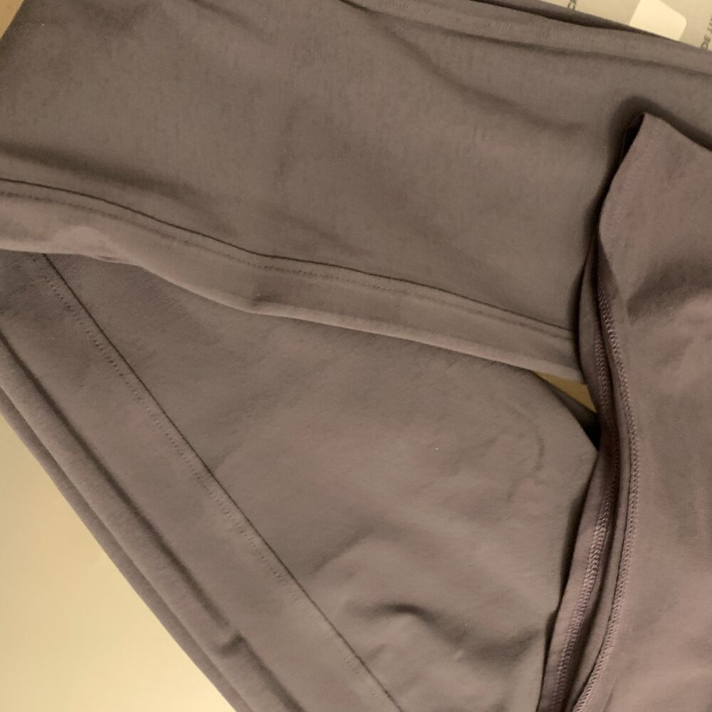 BNWT GYNSHARK Rest Day Bootcut Leggings BRUSHED GREY WITH MATCHING TANK XS - Picture 9 of 14